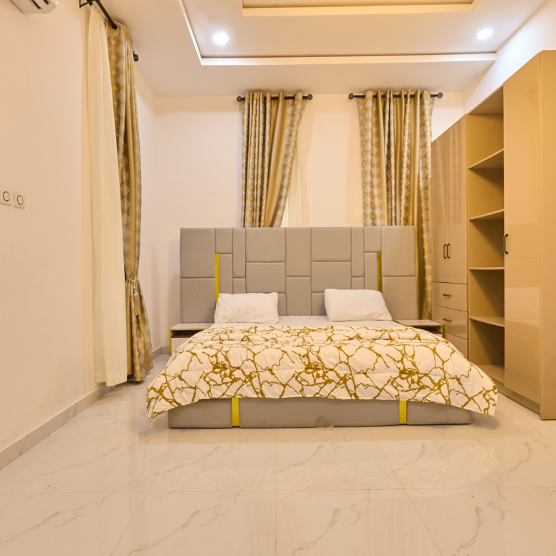 Serviced Apartments vs. Airbnbs in Lagos: What You Should Know Before You Book